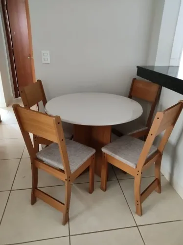 Mesa de jantar 4 lugares redonda , entrega e monta, super promoção