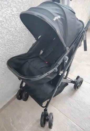 Carrinho de bebê usado