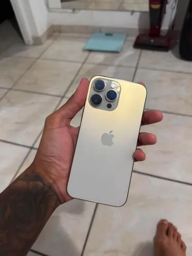 Vendo IPhone 14 Pro Max 87% bateria