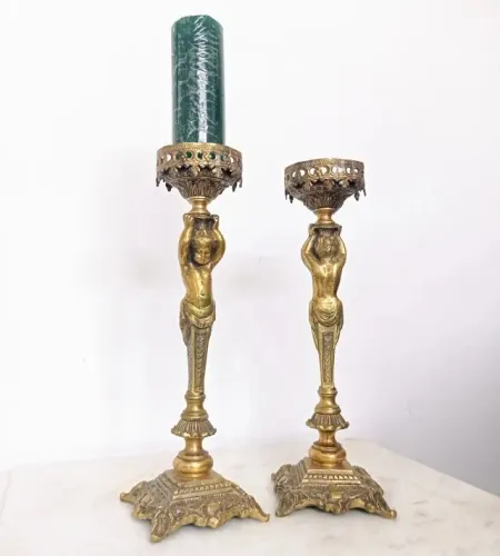 Par de Castiçais De Bronze Antiguidade