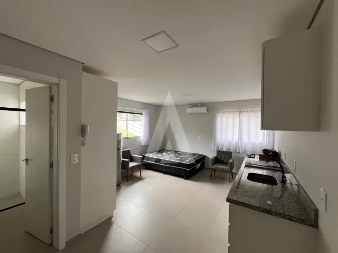Apartamento studio, mobiliado, 1 dormitório, cozinha e bwc.