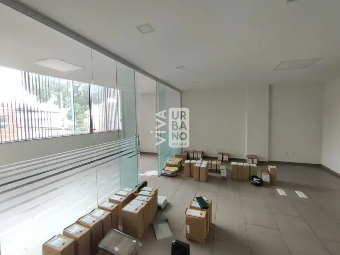 Sala comercial para locação no bairro Aterrado - SA00262