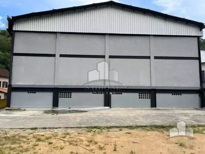 Galpão para aluguel, 472m² - Quissama - Petrópolis/RJ