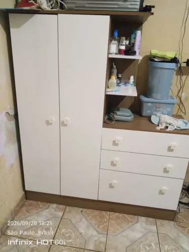 Guarda roupas de criança