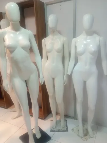 Manequins