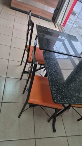 Mobiliário para Restaurante - 40 Mesas e 80 Cadeiras - Lote Completo