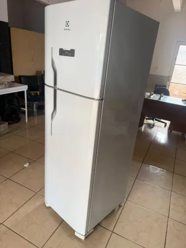 Entrego domingo barato geladeira fros free otima