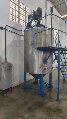 TANQUE EM INOX À VENDA - ALTA CAPACIDADE E EXCELENTE ESTRUTURA
