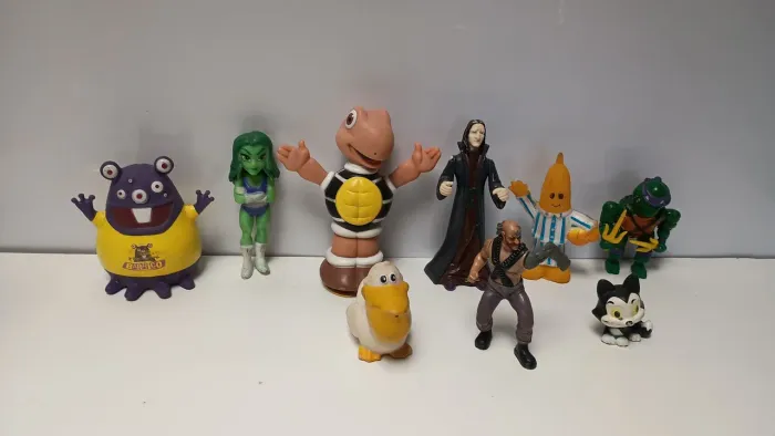 Lote de brinquedos antigos 9 unidades todos pelo valor anunciado