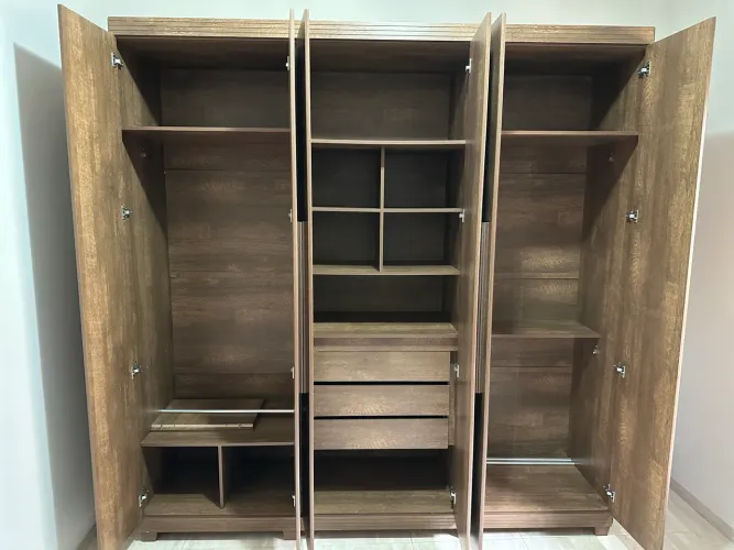 Roupeiro casal 6 portas 