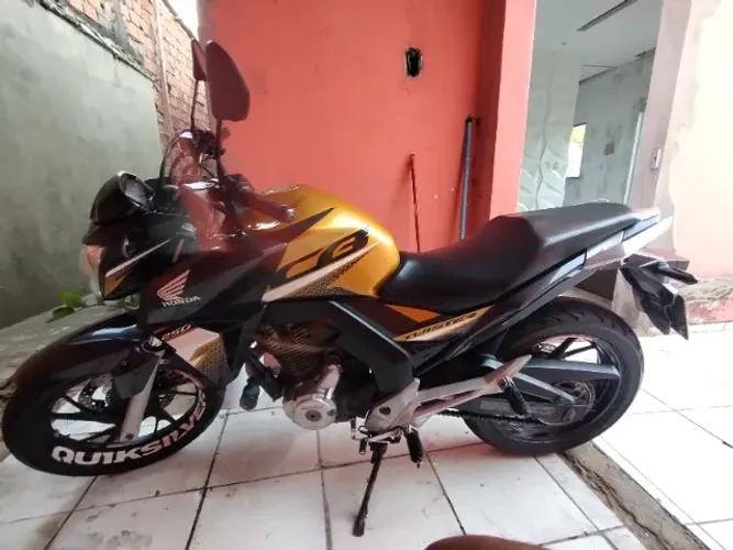 Passo financiamento de moto Honda twister 250cc