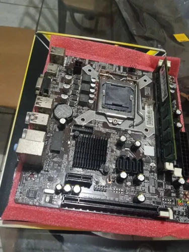 Placa Mãe LGA 1150 GoldenTec + 8gb de ram DDR3 de brinde