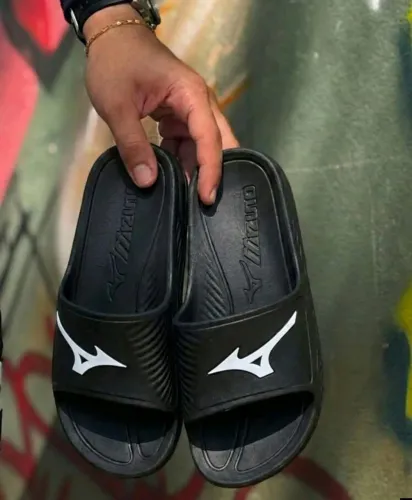 Chinelo Slide Preto Masculino: Moderno e Resistente