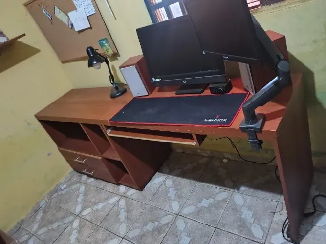 Mesa de Escritório Grande em MDF (2,30m) - usado