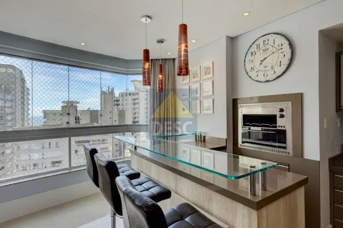 Apartamento Quadra Mar à Venda no Edifício Grand Royale em Balneário Camboriú