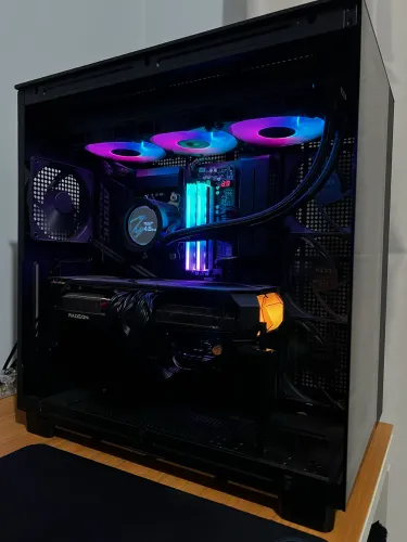 Computador Ryzen 7 9800X3D 32GB DDR5 RX 9070 XT 2TB NVME