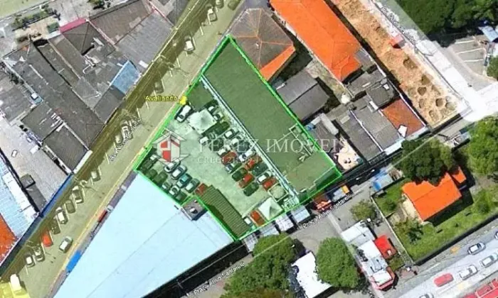 Oportunidade Única em Poá: Prédio Comercial Estratégico Próximo à Estação CPTM
