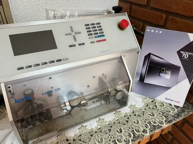 Máquina de corte e decape de fios até 6mm Komax