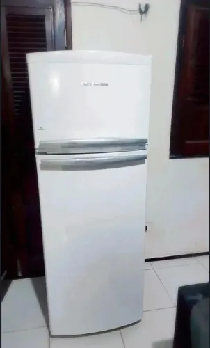 Geladeira Brastemp Frost Free 400 litros faço a entrega nunca foi pra concerto 