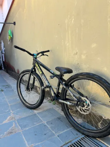 Viking preta aro 26