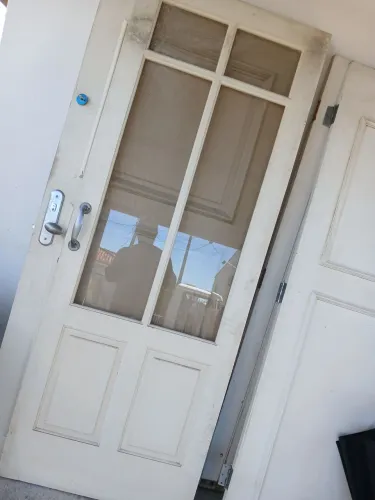 Portas usadas, com fechadura material bom