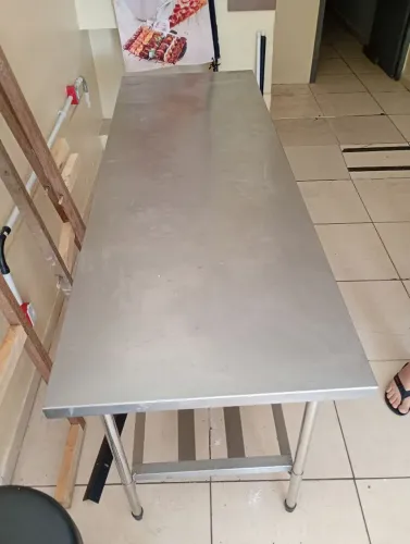 Mesa de inox desmontável