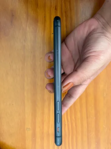 iPhone 11 bom estado