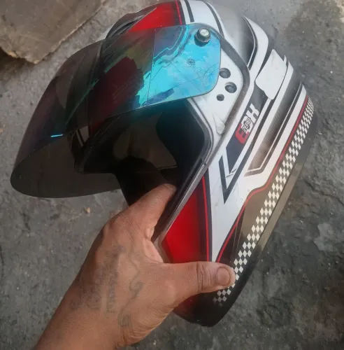 Capacete
