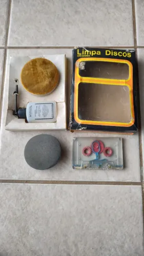 Limpador de Discos de Vinil e Fitas Cassete K-7