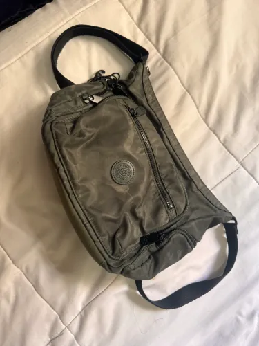 Bolsa kipling camuflada verde super nova 