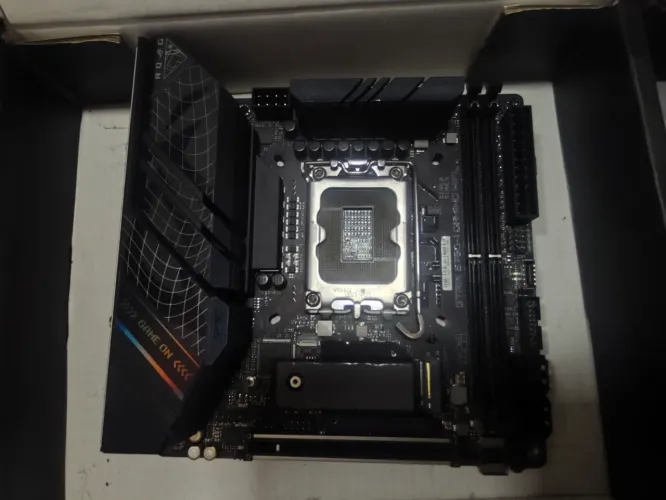 Placa mãe b760i rog atrix ( leia a descrição )