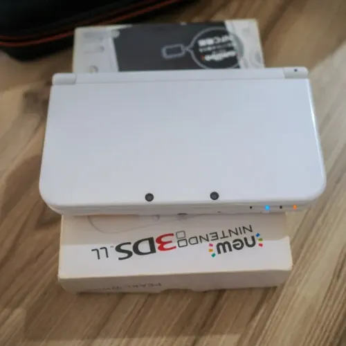 New Nintendo 3ds Xl **Impecável** - Branco destravado