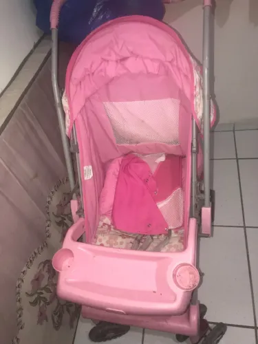 Vende se carinho de menina
