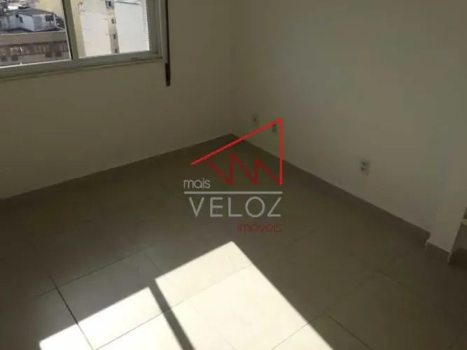 Cobertura : Linear / Residencial / Glória