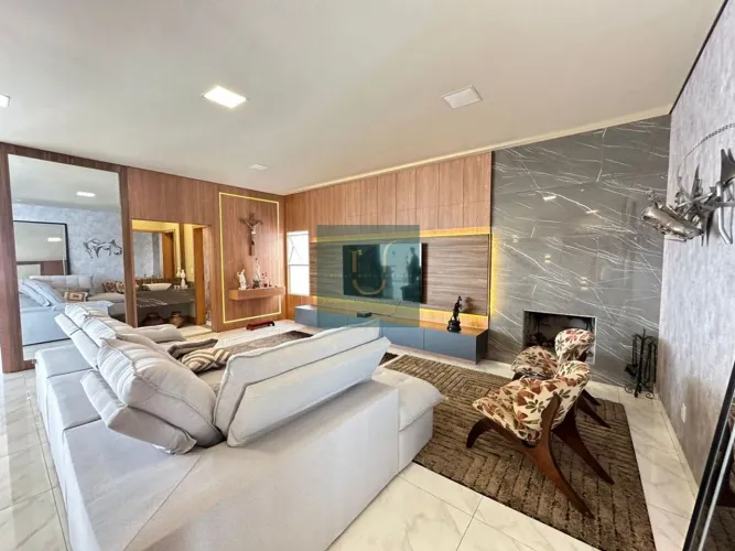 Casa em condomínio, 04 suítes, piscina, 04 vagas na garagem e 360m²
