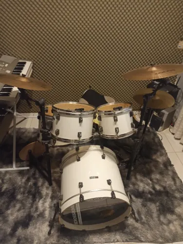 Bateria RMV Crossroad Completa + Pratos Orion + Banco e Pedal
