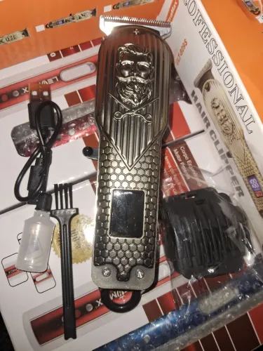 Máquina de cortar cabelo profissional LCD 