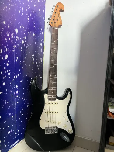 Guitarra Stratocaster Memphis Tagima