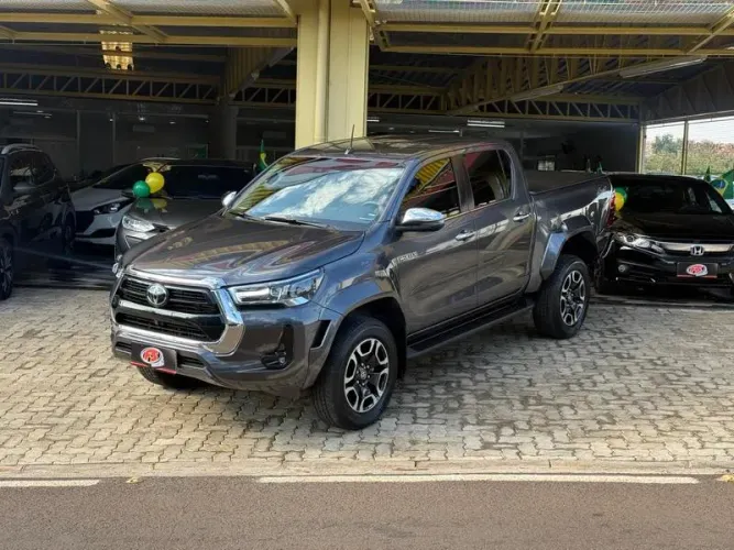 Toyota Hilux CD SRX Plus 4X4 2.8 TDI Die. Aut. 2024