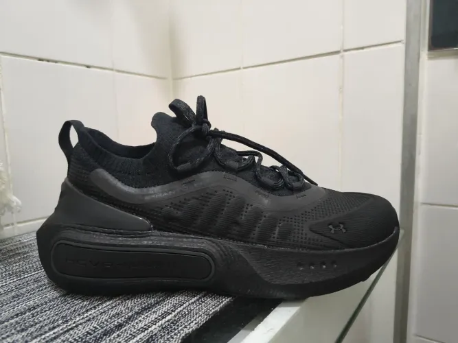 Tênis Under Armour Sportstyle Phantom 4 Preto