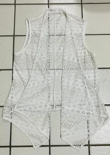 CASACO DE RENDA BRANCO SEM MANGA