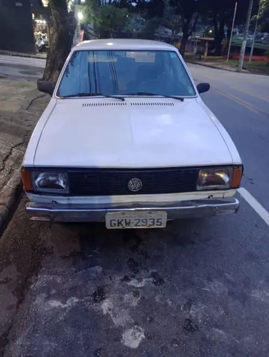 Passat 80 bem velho.