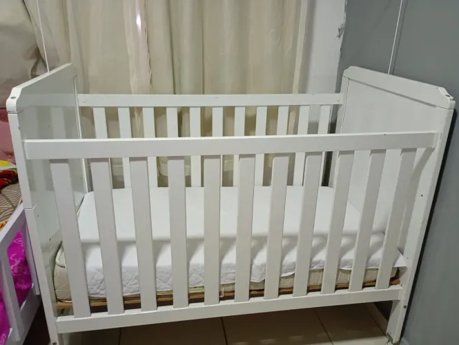 Berço para Bebê c/ colchão Seminovo 