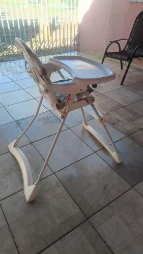 Cadeirinha de alimentação