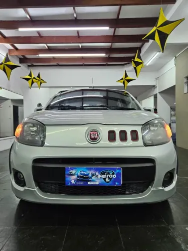 Fiat Uno Sporting 1.4 EVO Fire Flex 8V 4P 2013