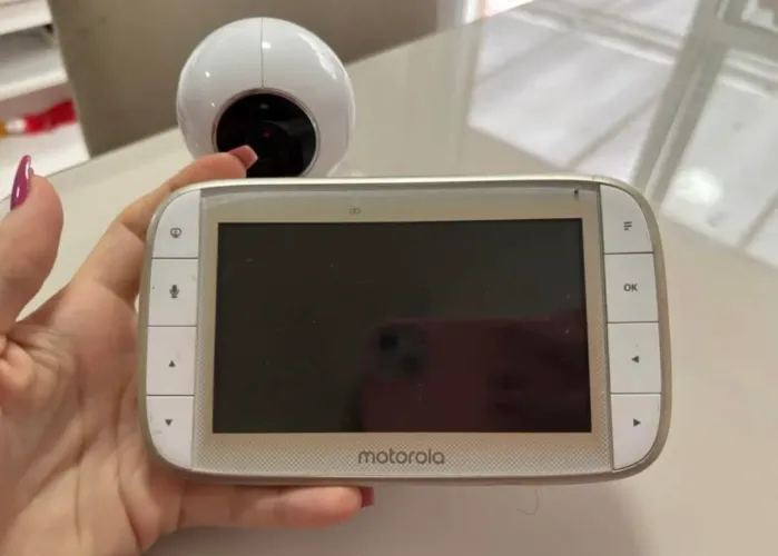 Babá Eletrônica Motorola com Tela 5" e Visão Noturna 