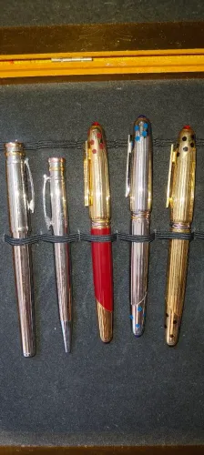 Canetas recarregáveis Cartier cor preta 90,00 cada