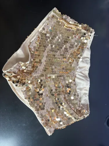 mini short dourado paetê/lantejoulas