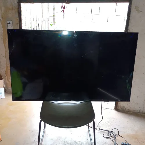 TV SMART AOC, MAIS QUE 43 POLEGADAS, SOMENTE PRA RETIRAGEM DE PEÇAS.