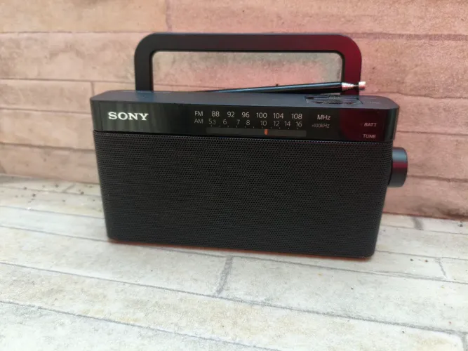 RÁDIO SONY ORIGINAL AM/FM